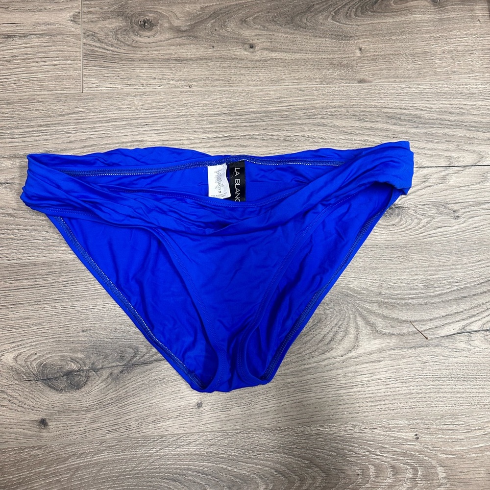 La Blanca Twisted Top Bikini Bottom - Picture 3 of 3